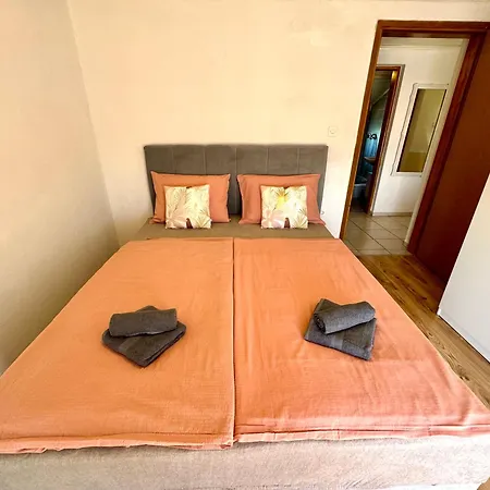Apartament Lora