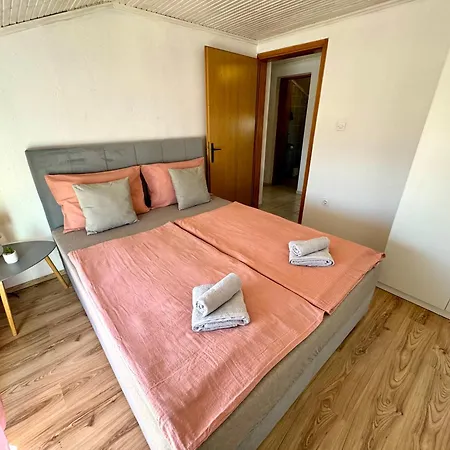 Lora Apartament *