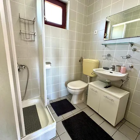 Apartament Lora