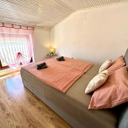 Apartament Lora