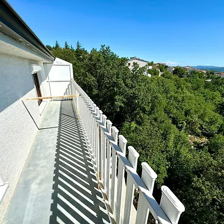 Lora Apartament