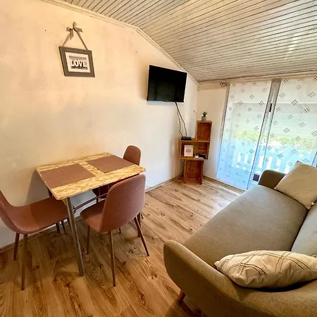 Lora Apartment *